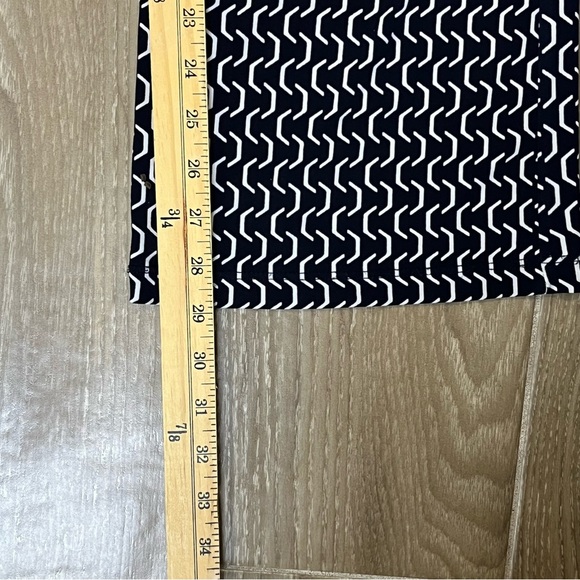 Enfocus Studio Women’s Navy Blue and White Pattern Jumpsuit, Size 4 - Picture 7 of 8